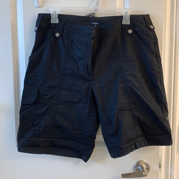 Ladies black shorts - Picture 1 of 1